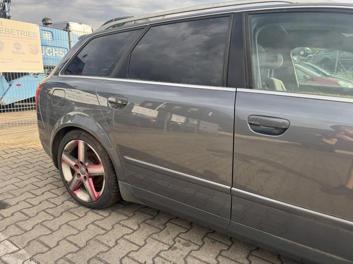 Audi A4 8E original T&uuml;r hinten rechts LX7Z Delfingrau Metallic Kombi Rohbau Bj.2002